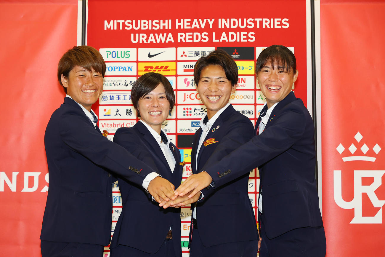 なでしこジャパンの女子W杯メンバーに選ばれた三菱重工浦和の4選手。左から高橋はな、猶本光、清家貴子、石川音璃コピーライトURAWA REDS