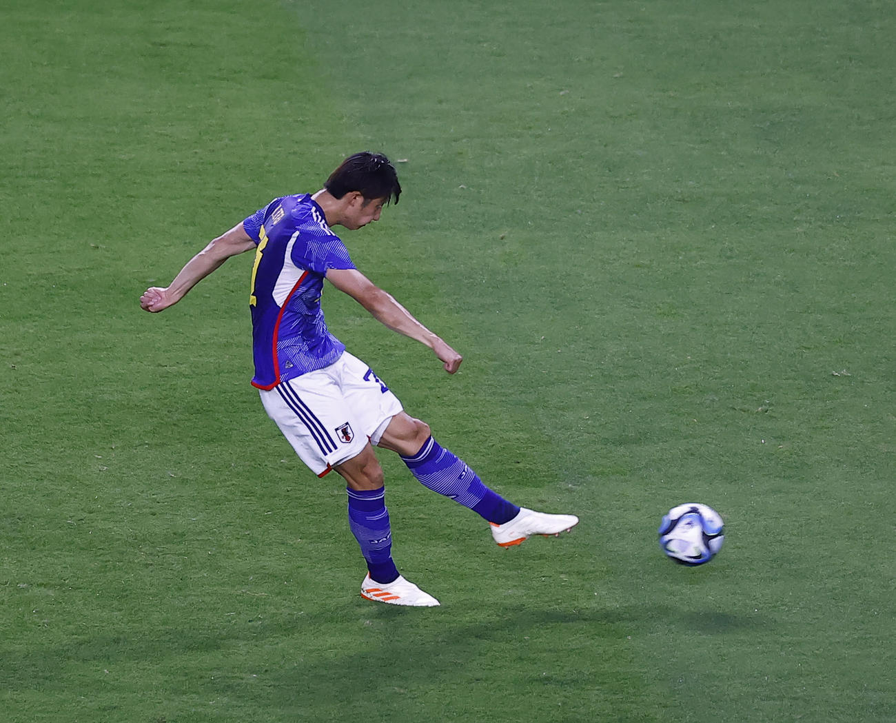 日本対ペルー　前半、先制ゴールを決める伊藤（撮影・藤尾明華）