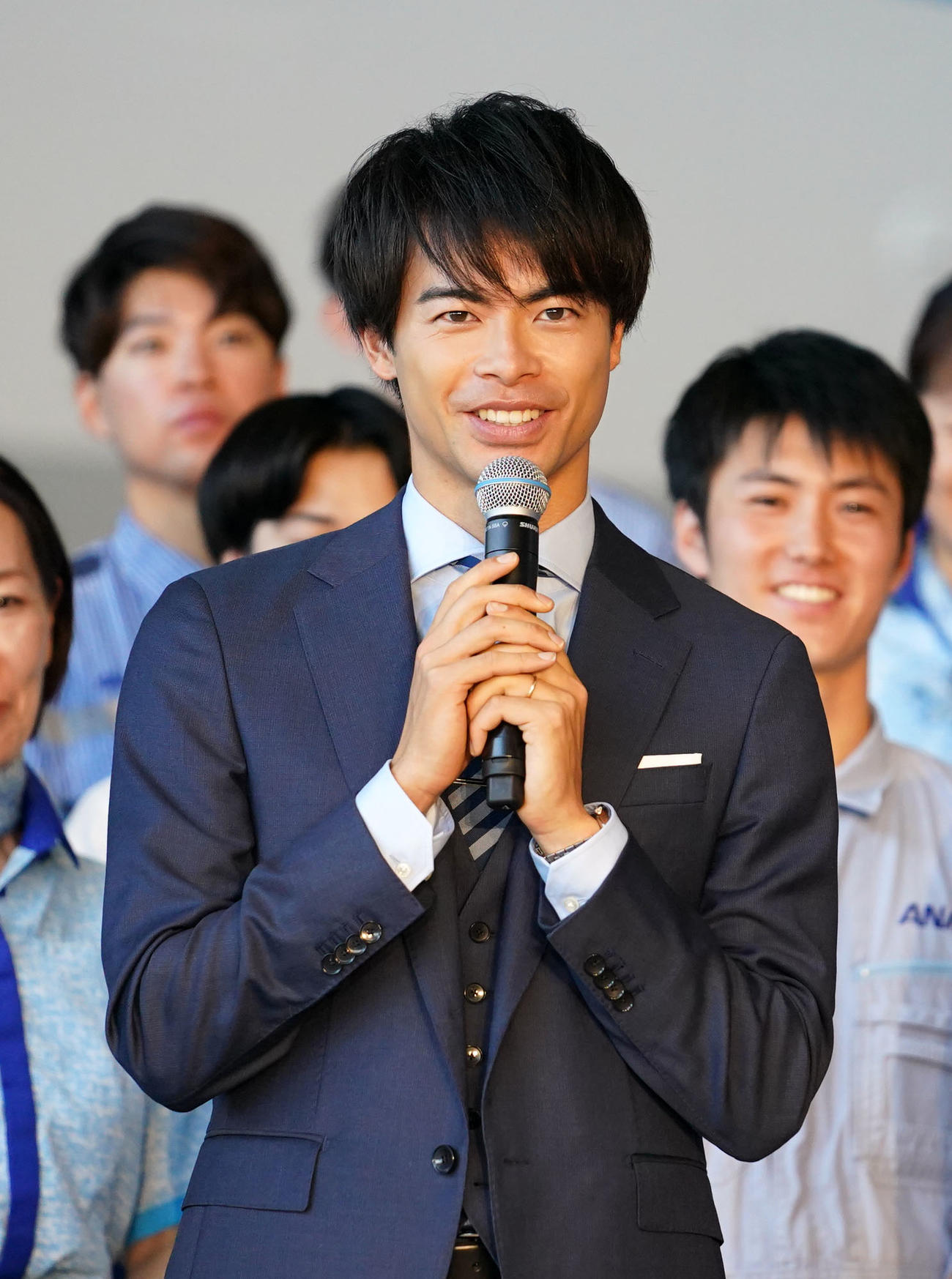 ANAとスポンサー契約を交わし、喜びを語る三笘（撮影・横山健太）