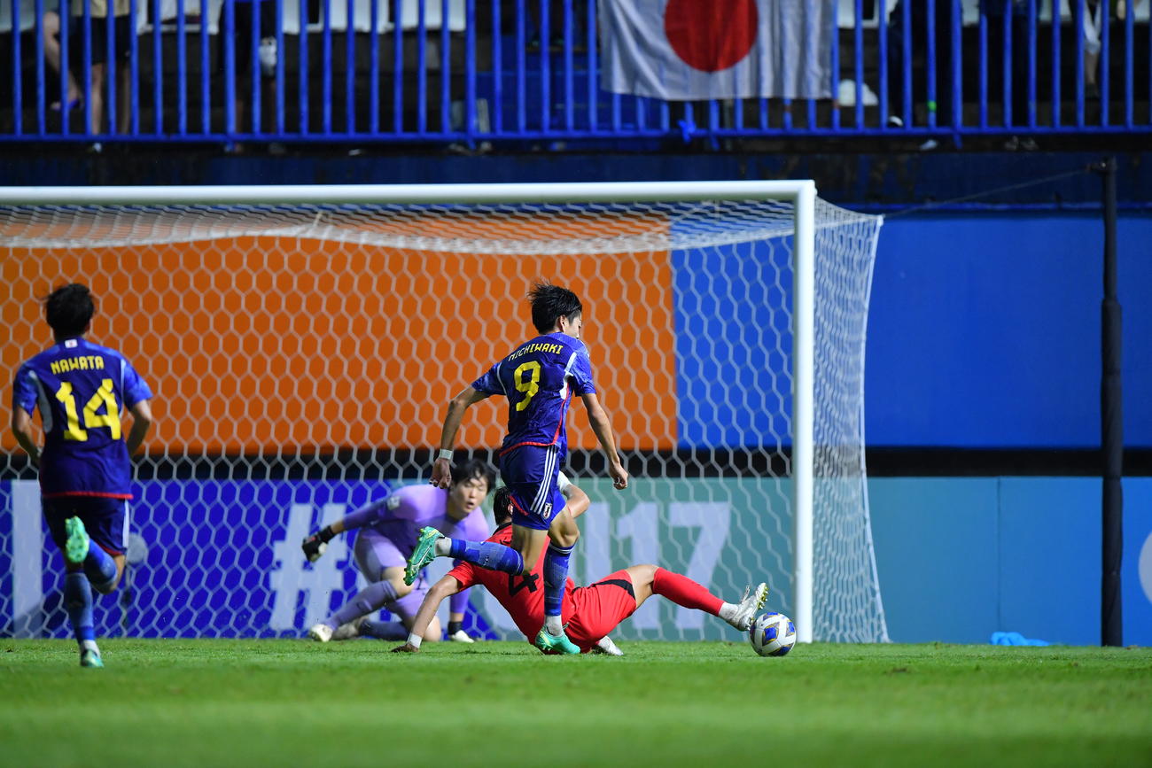 3点目を決めた道脇豊（C）2023　AFC