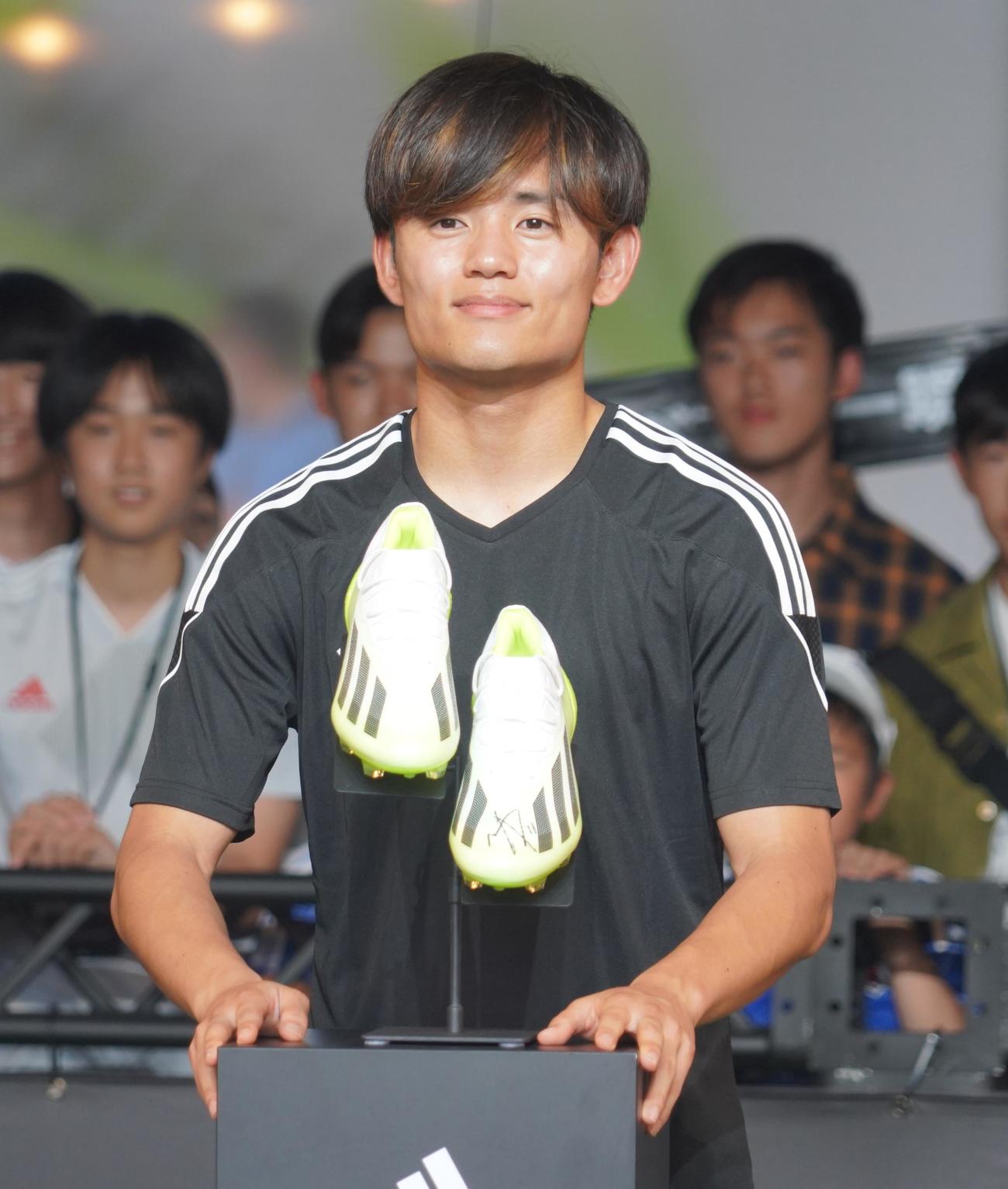 アディダスのトークイベントに出席したサッカー日本代表MF久保建英（撮影・佐藤成）