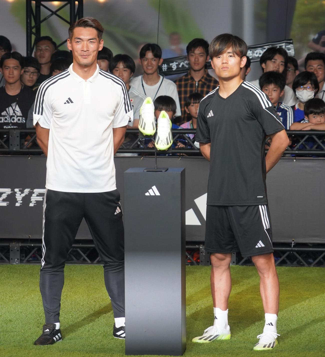 アディダスのトークイベントに出席した槙野智章氏（左）とサッカー日本代表MF久保建英（撮影・佐藤成）