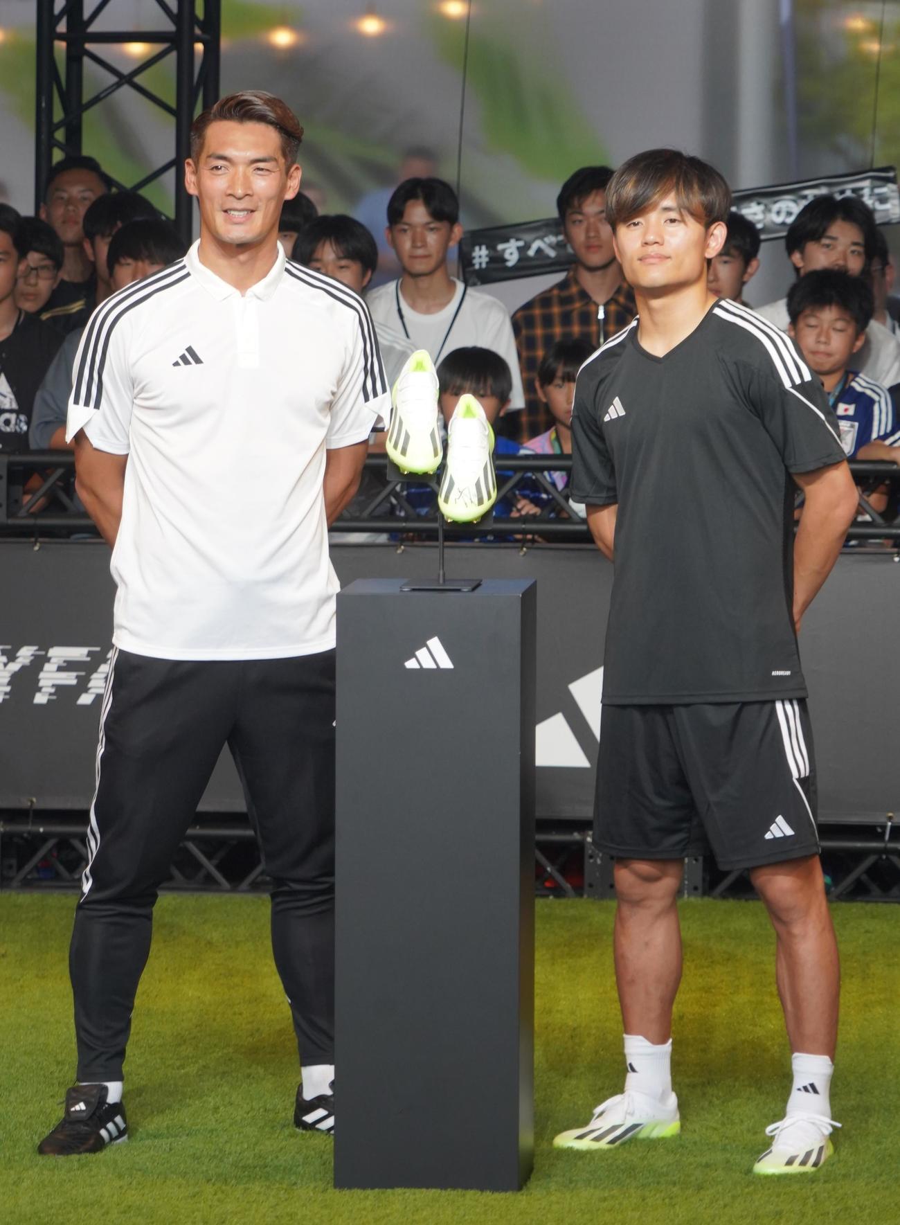 アディダスのトークイベントに出席した槙野智章氏（左）とサッカー日本代表MF久保建英（撮影・佐藤成）