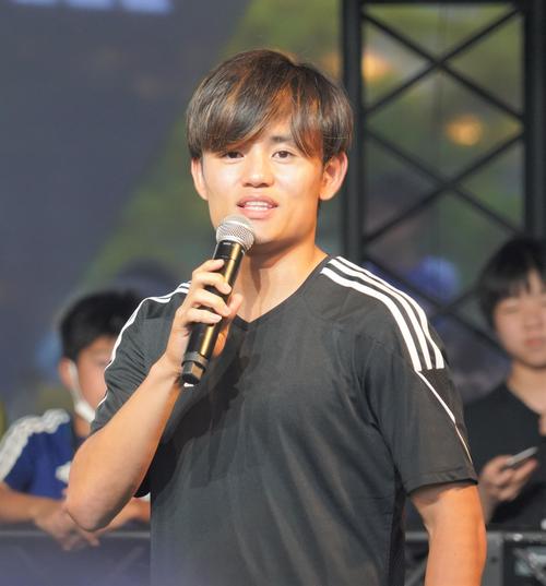 久保建英、新スパイクに「感触がすごかった」異次元プレー生み出す