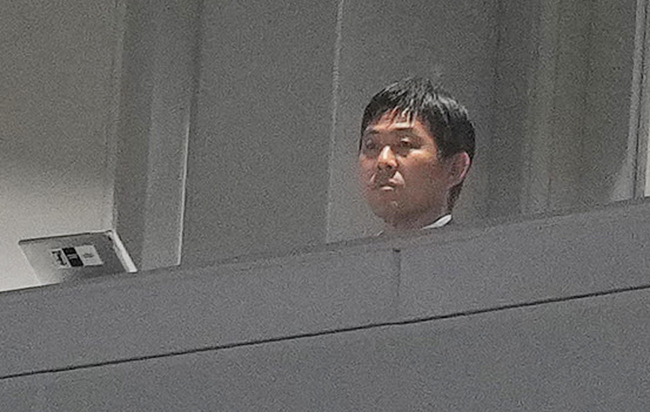 名古屋対新潟戦を視察する森保日本代表監督（撮影・菅敏）