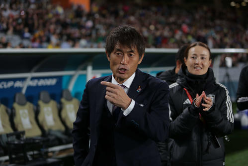 日本対スウェーデン　試合に臨むなでしこジャパン池田監督（撮影・PNP）