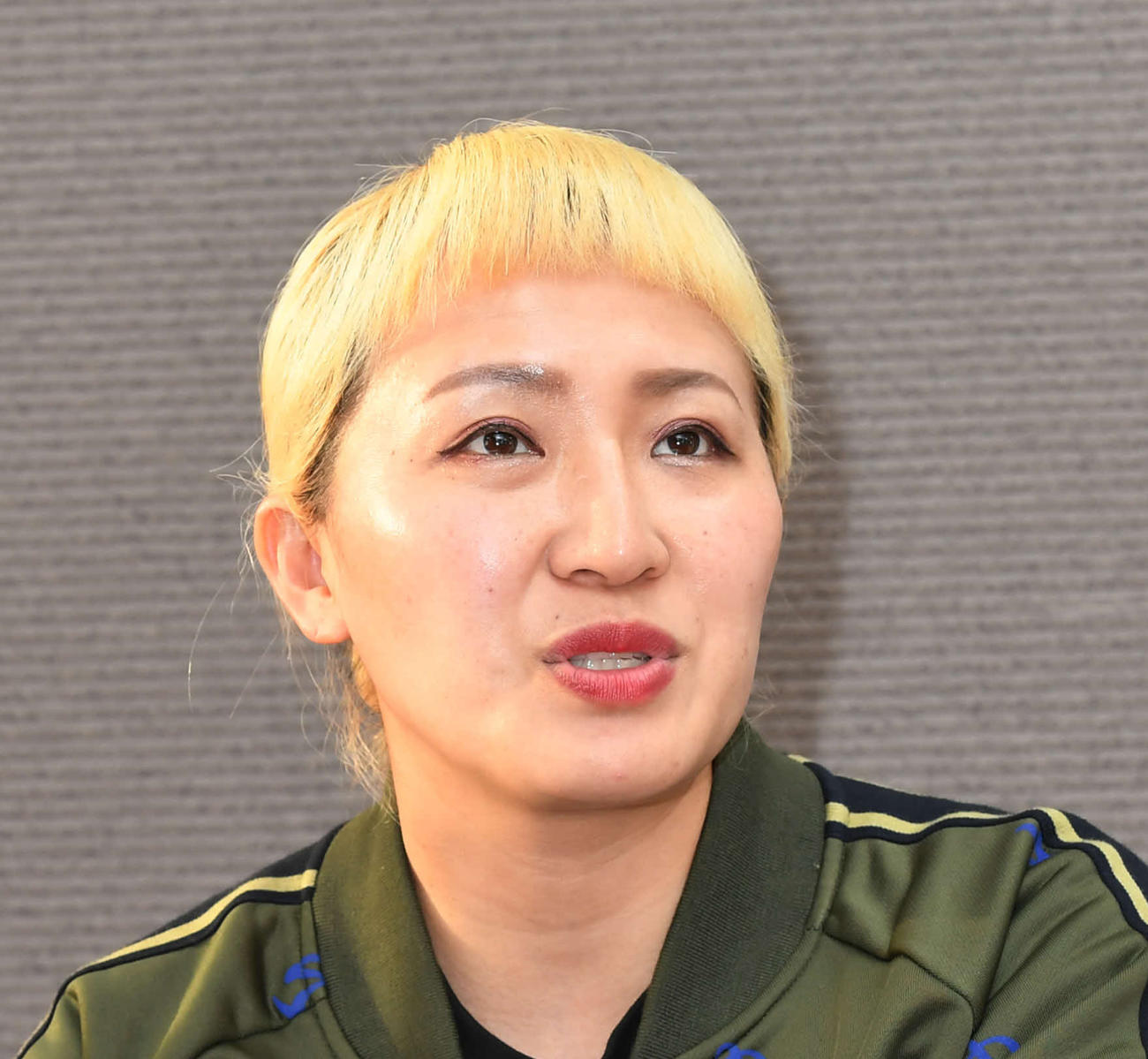 丸山桂里奈（2021年2月撮影）