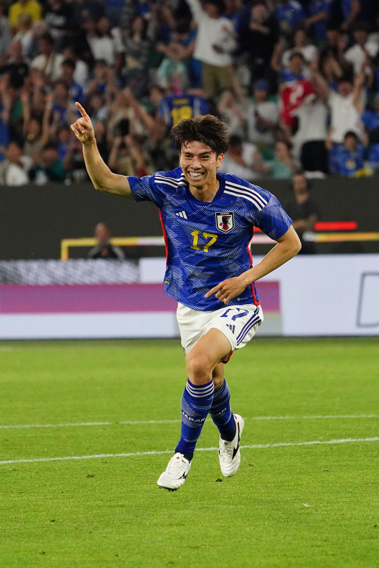 日本対ドイツ　後半、ヘディングでゴールを決め笑顔を見せる田中（撮影・パオロ　ヌッチ）