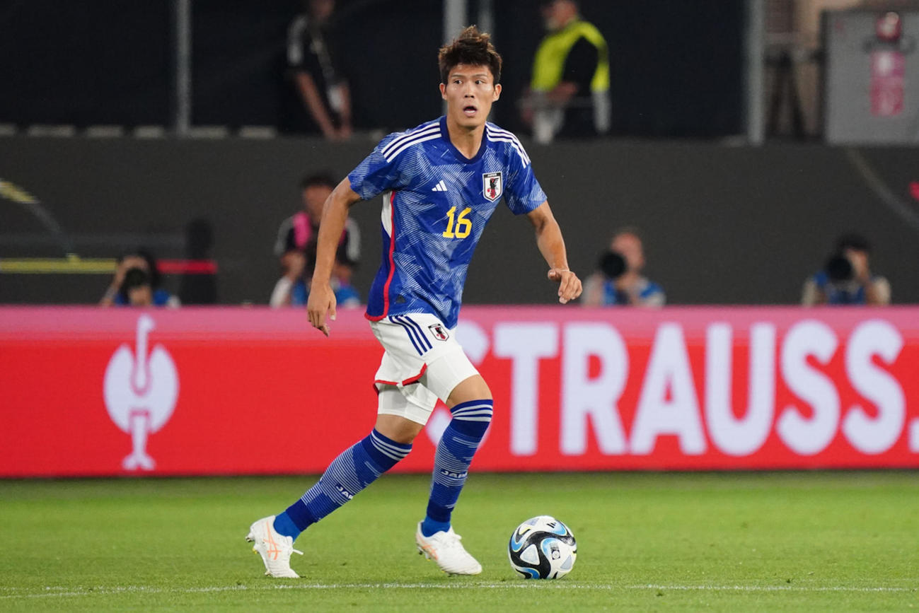 9日、日本対ドイツ　ドリブルする冨安健洋（撮影・パオロ　ヌッチ）