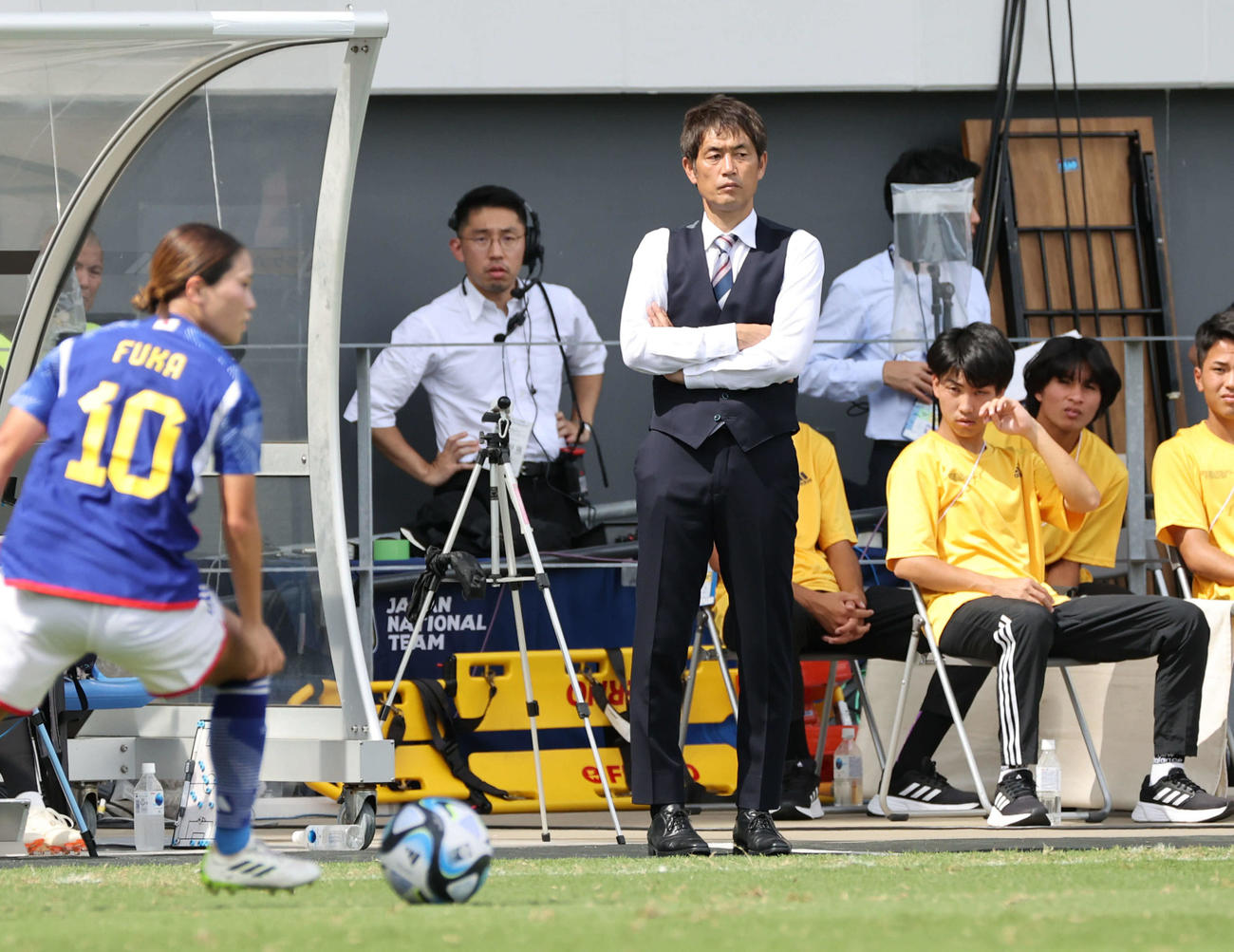 国際親善試合なでしこジャパン対アルゼンチン代表　後半　なでしこジャパン池田監督（撮影・加藤孝規）