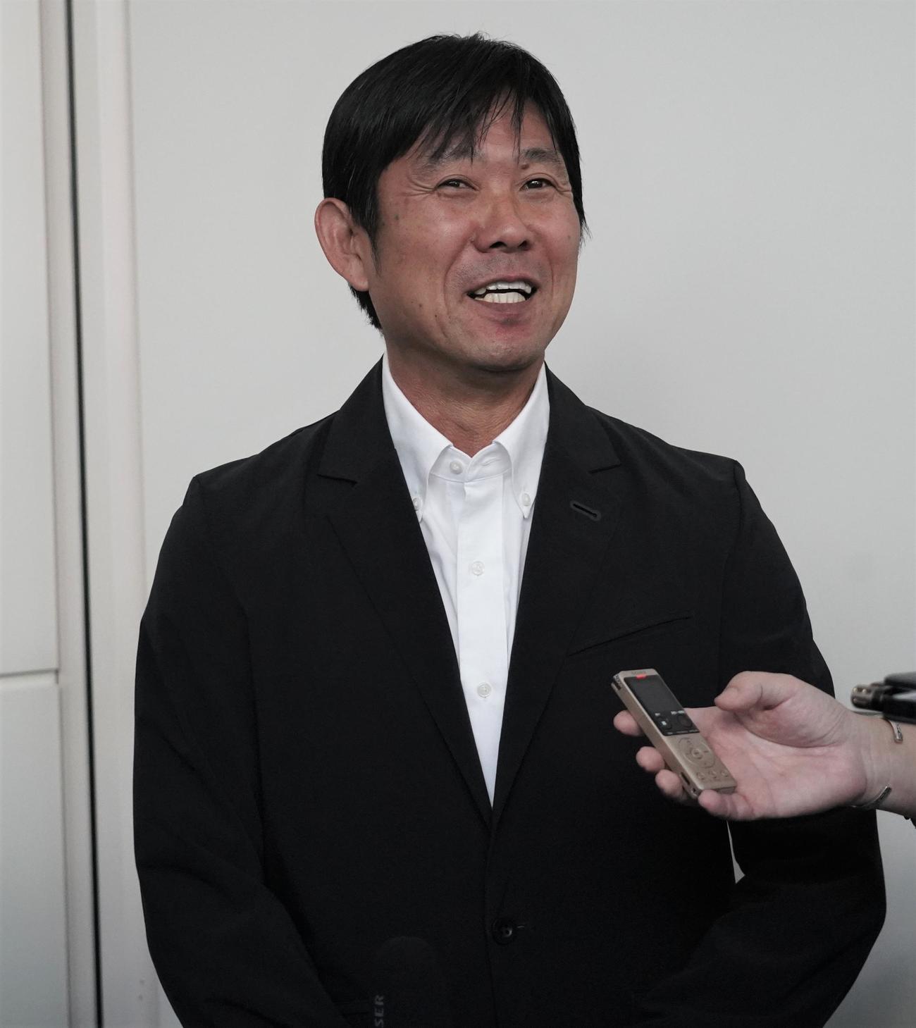 欧州視察を終えて帰国した日本代表森保監督（撮影・佐藤成）