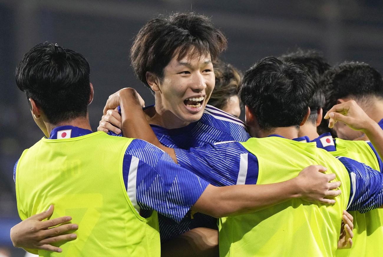 日本対北朝鮮　後半、ゴールを決め喜ぶ内野（共同）