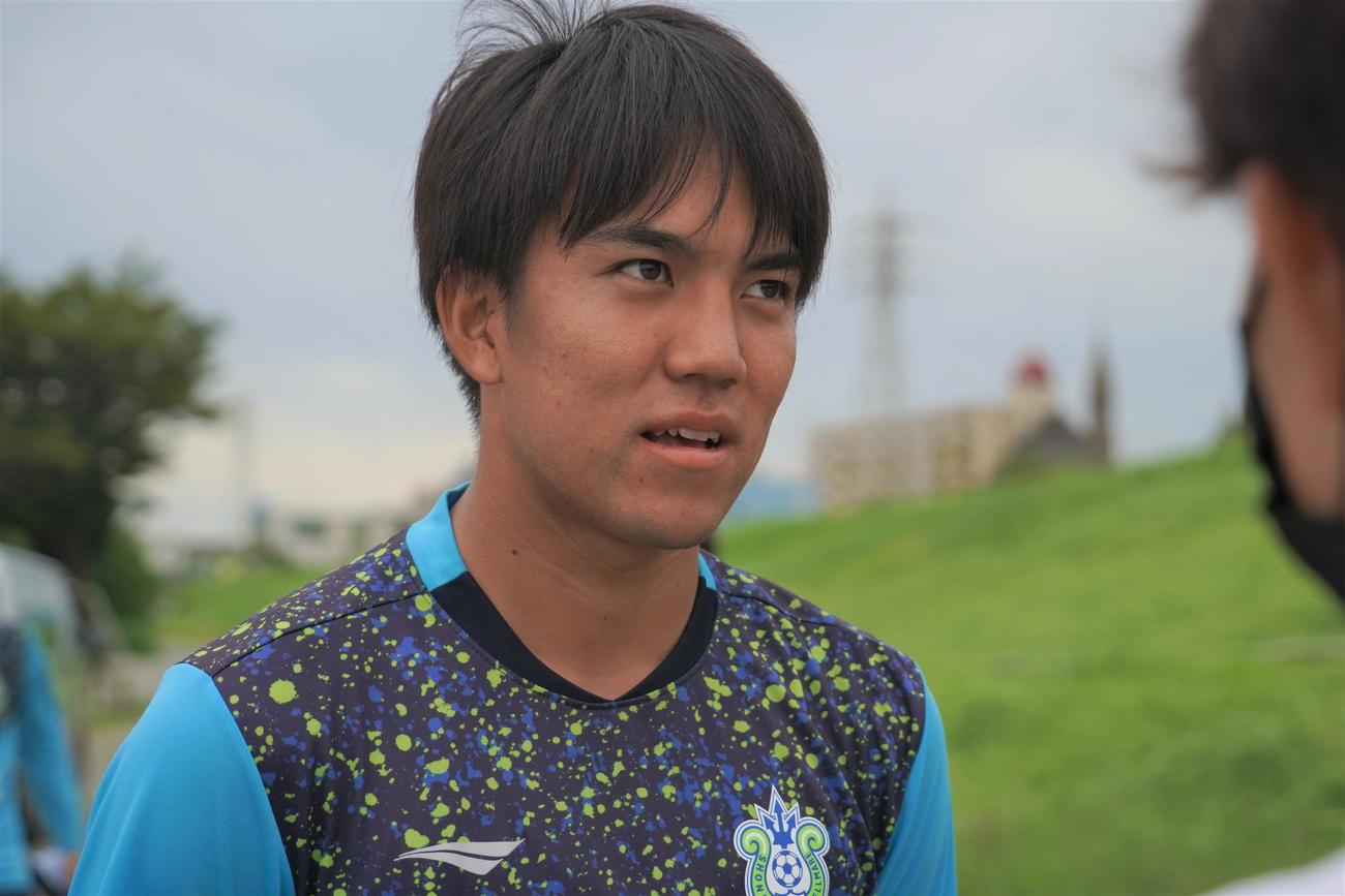 練習後に取材に応じる湘南ベルマーレMF田中聡（2023年9月7日撮影）