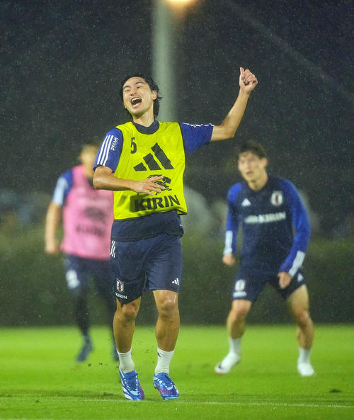 日本代表】W杯以来復帰の南野拓実 背番号10への思い「特にない。律は