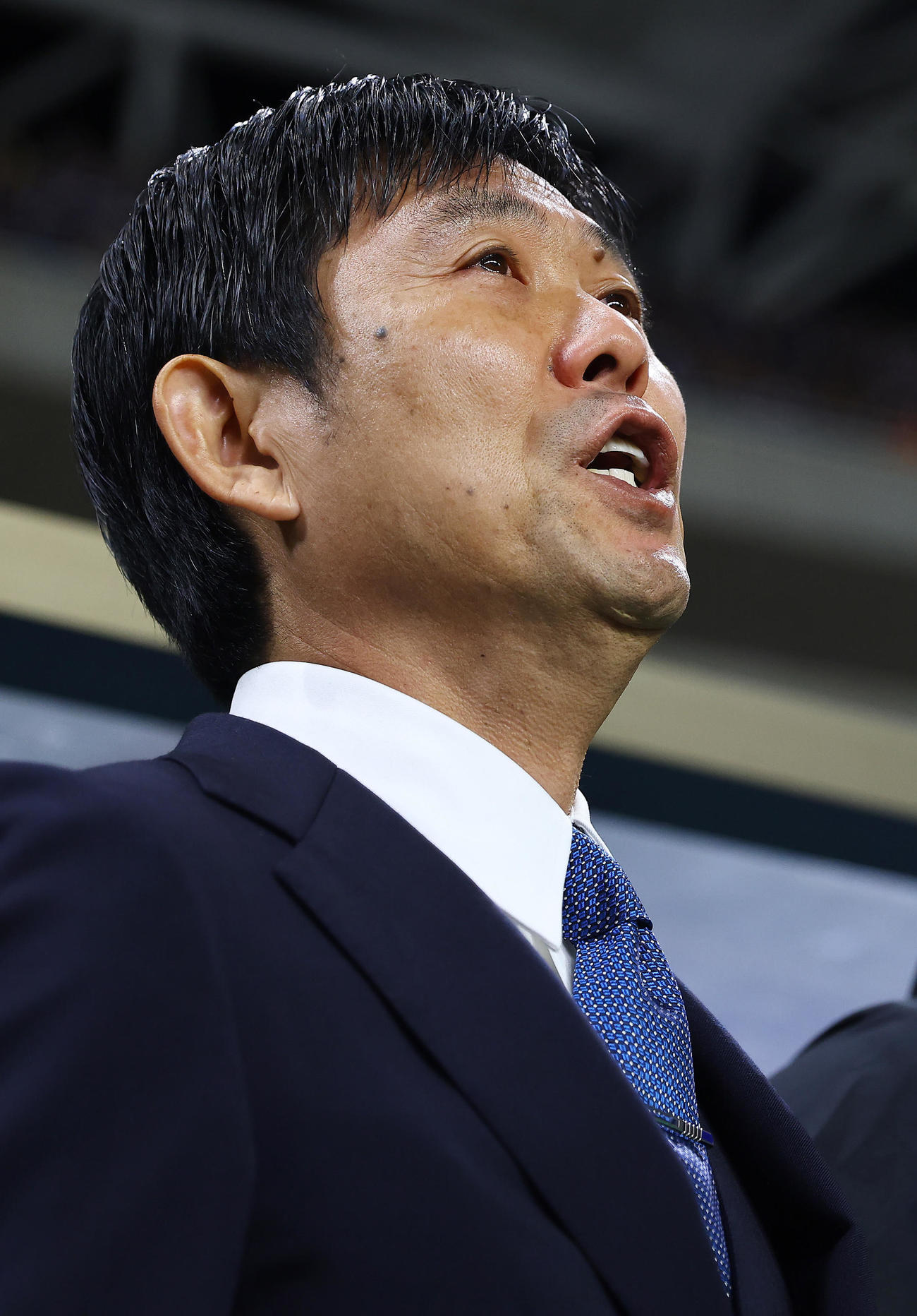 日本対カナダ　試合前、君が代斉唱する森保監督（撮影・垰建太）