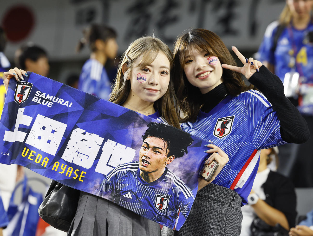 キリンチャレンジカップ2023　日本対チュニジア　盛り上がる日本サポーター（撮影・藤尾明華）