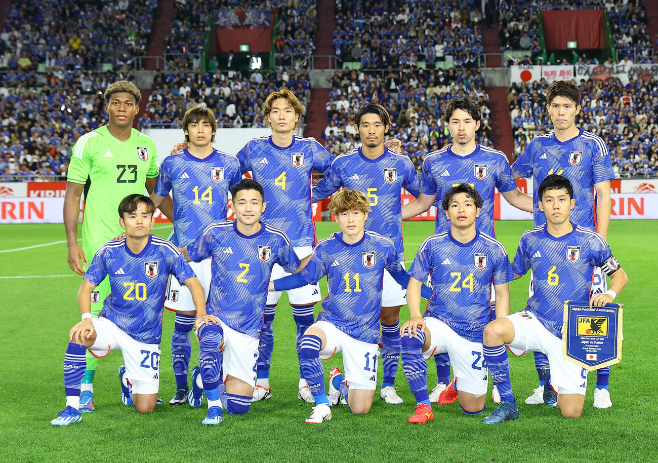 日本対チュニジア　日本代表イレブン（撮影・藤尾明華）