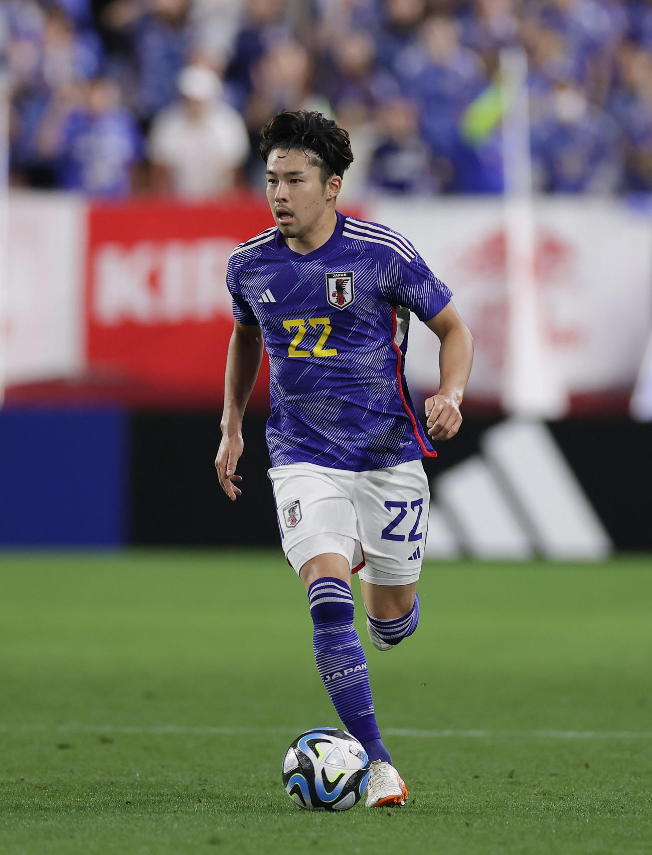 日本対チュニジア　前半、ドリブルで攻め込む中山（撮影・前田充）