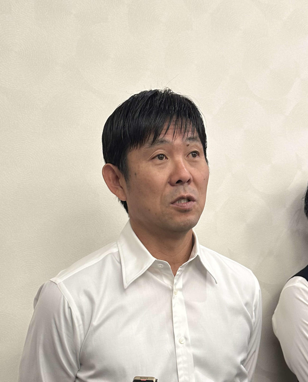 チュニジア戦から一夜明けて取材対応する日本代表の森保監督
