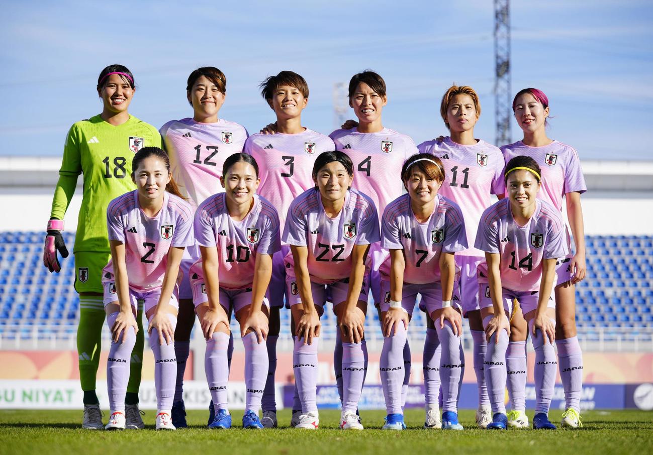 （前列左から）清水、長野、千葉、宮沢、長谷川、（後列左から）GK田中桃、高橋、南、熊谷、田中美、遠藤（共同）