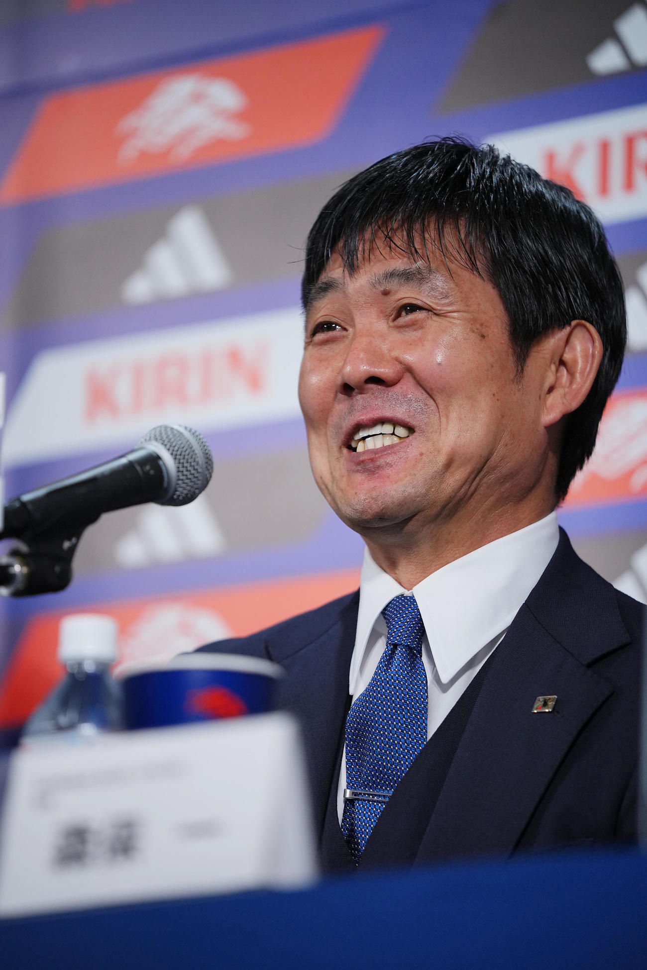 日本代表メンバーを発表し会見に臨む森保監督（撮影・垰建太）