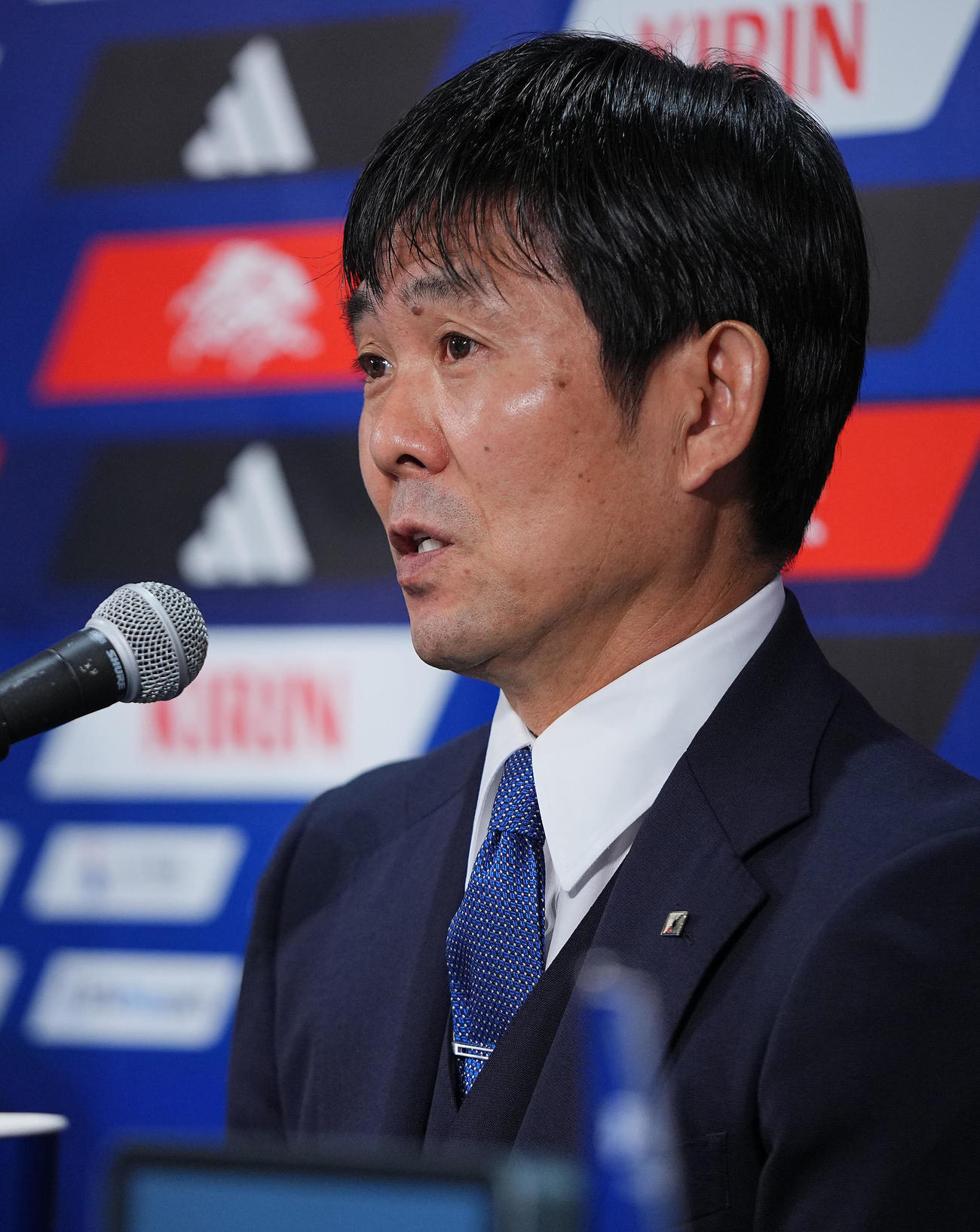 日本代表メンバーを発表し会見に臨む森保監督（撮影・垰建太）