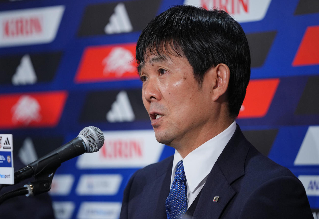 日本代表メンバーを発表し会見に臨む森保監督（撮影・垰建太）