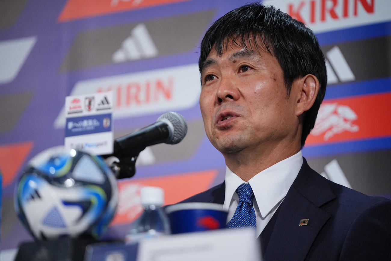 日本代表メンバーを発表し会見に臨む森保監督（撮影・垰建太）