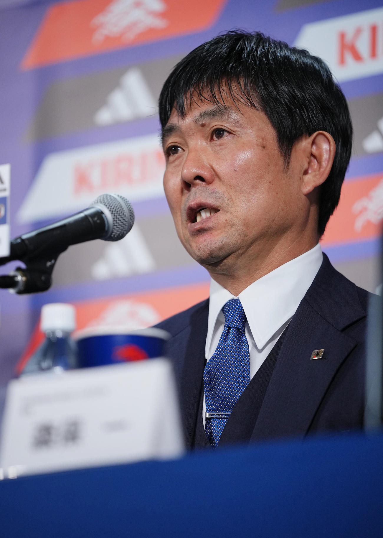 日本代表メンバーを発表し会見に臨む森保監督（撮影・垰建太）