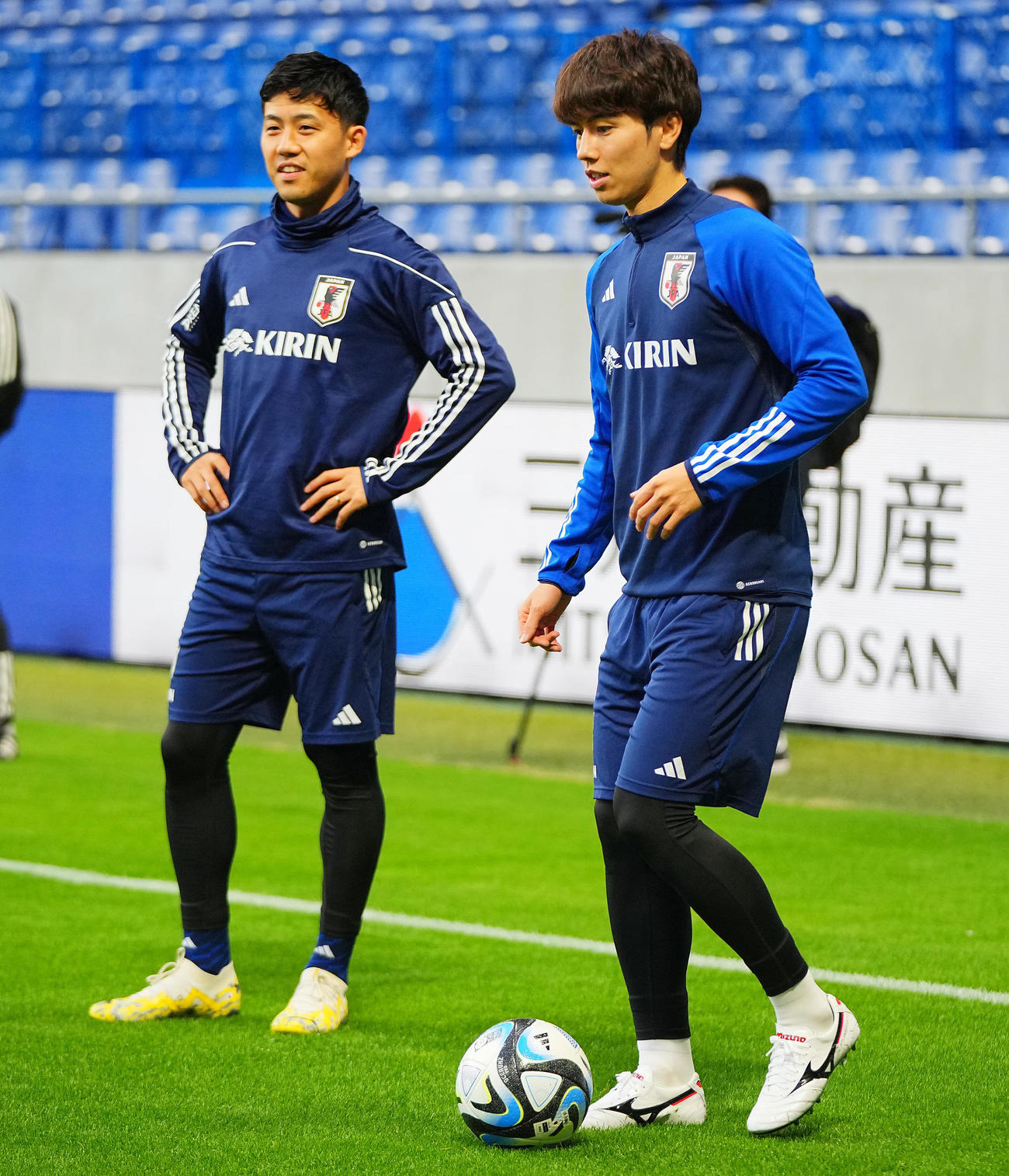 前日練習に臨む田中（右）と遠藤（撮影・垰建太）