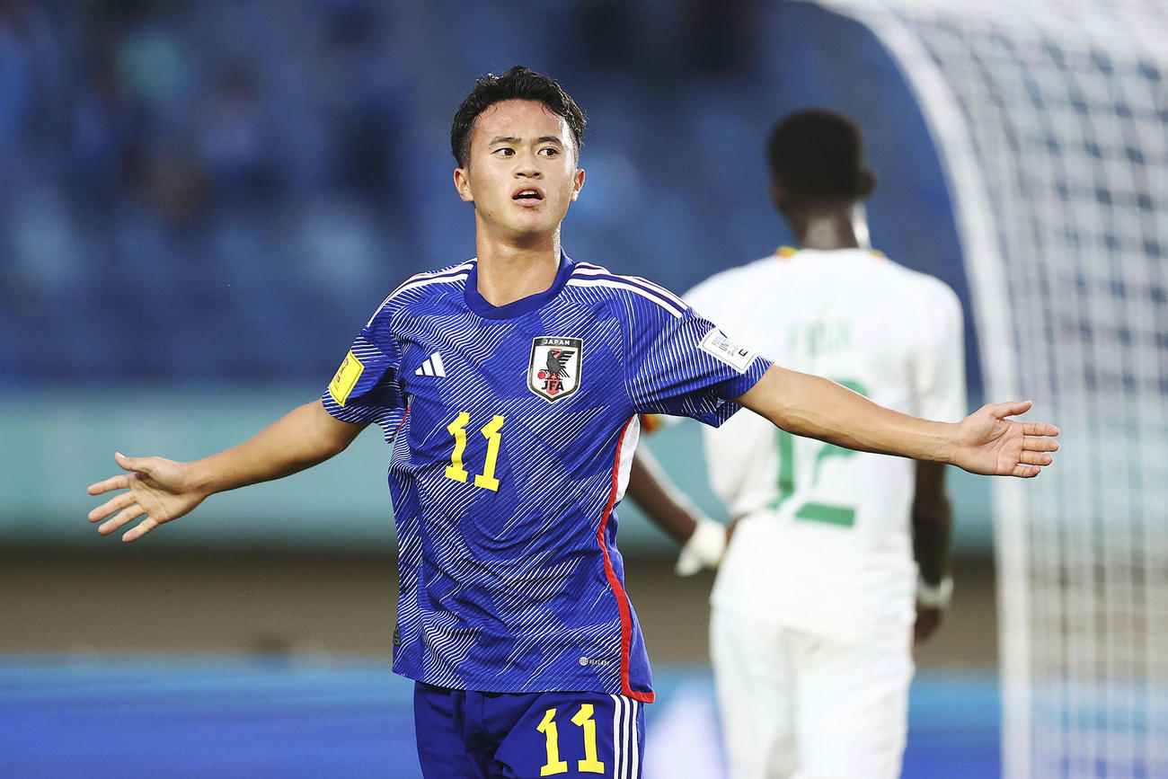セネガル戦の後半、自身2点目のゴールを決め喜ぶ高岡（FIFA提供・ゲッティ＝共同）