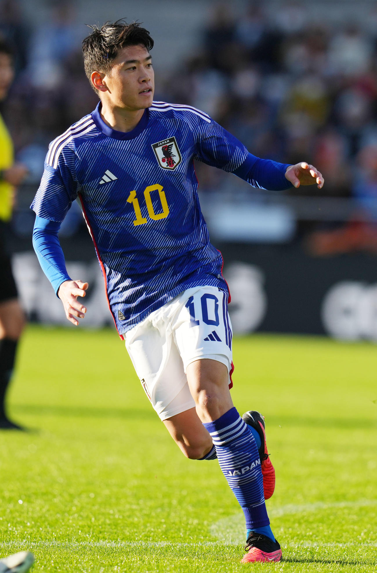 U22日本代表対U22アルゼンチン代表　後半、ゴールを決める鈴木（撮影・横山健太）