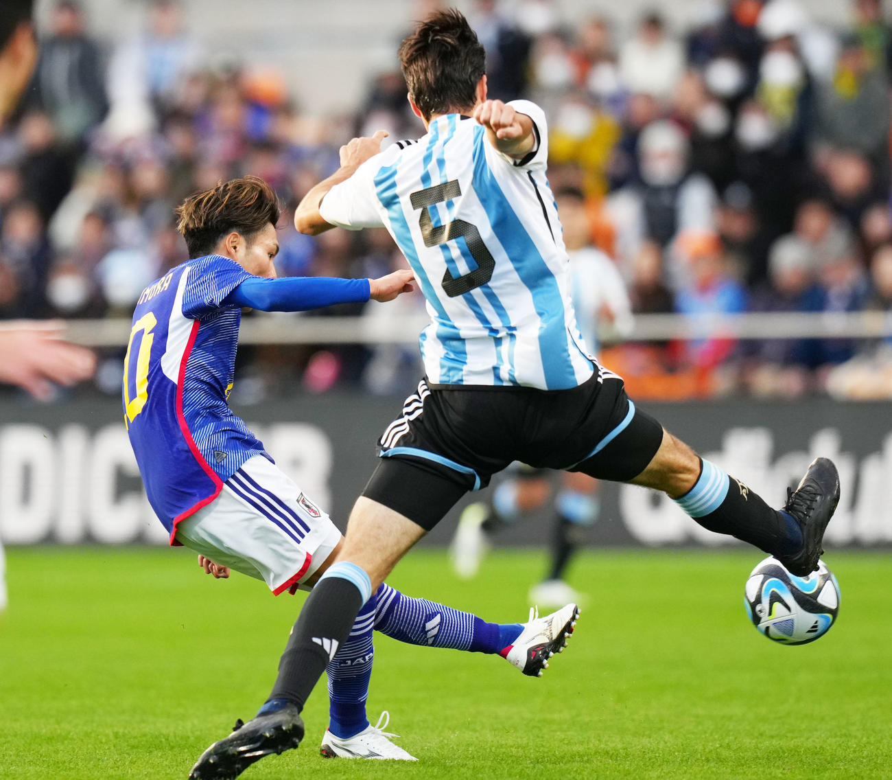 U22日本代表対U22アルゼンチン代表　後半、ゴールを決める松村（撮影・横山健太）