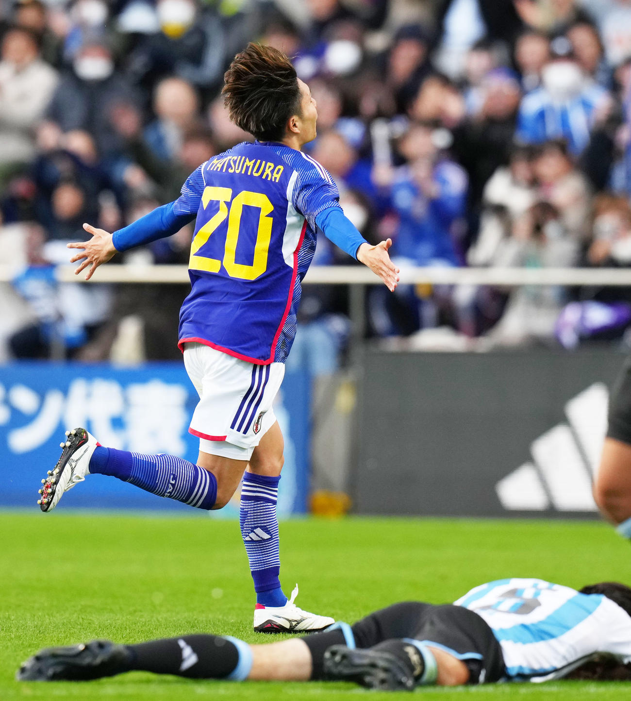 U22日本代表対U22アルゼンチン代表　後半、ゴールを決める松村（撮影・横山健太）