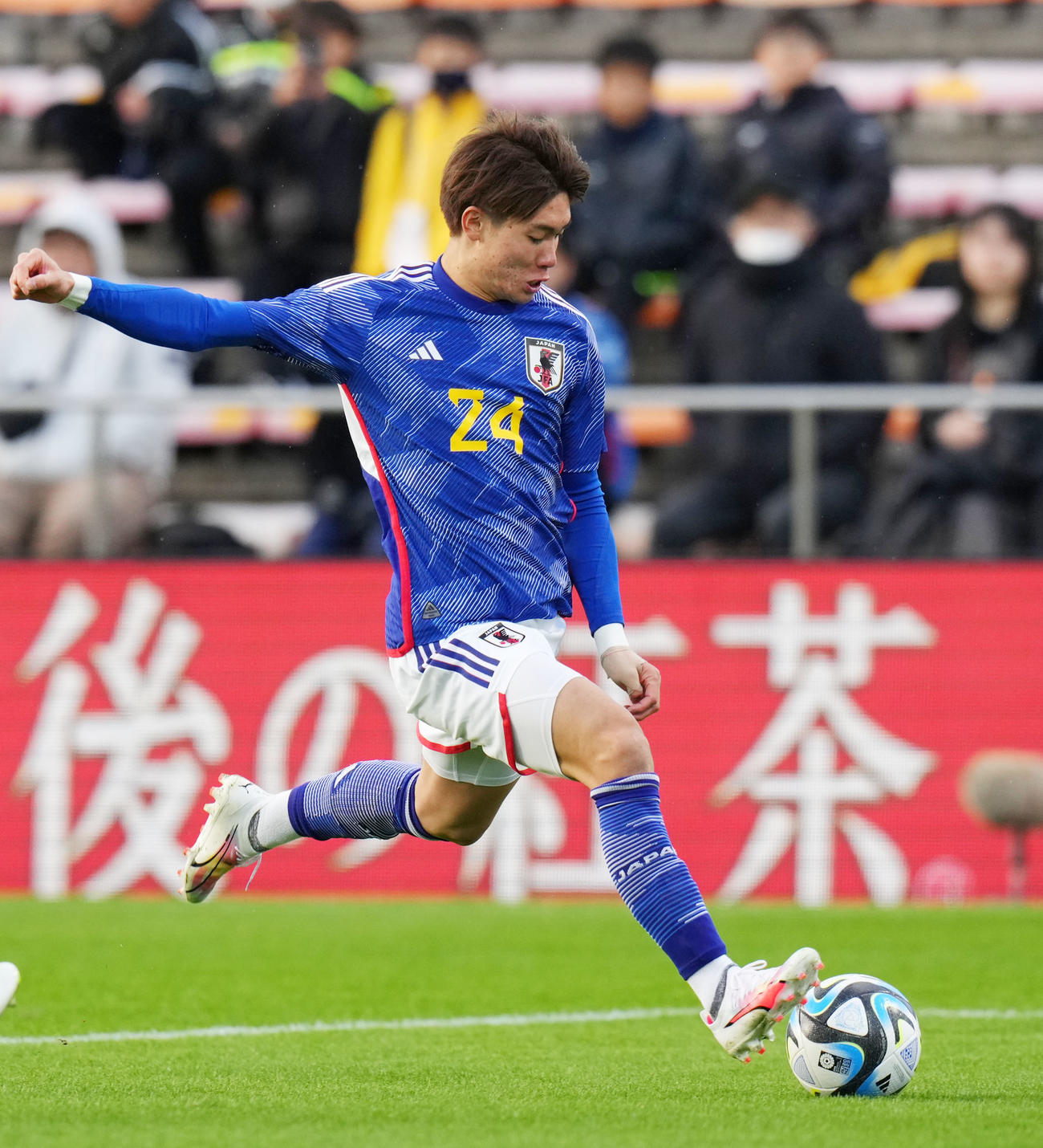 U22日本代表対U22アルゼンチン代表　後半、ゴールを決める福田（撮影・横山健太）
