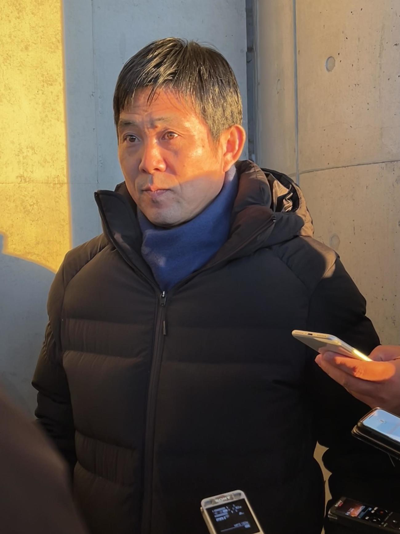 鹿島アントラーズ対横浜FC戦を視察した日本代表森保一監督