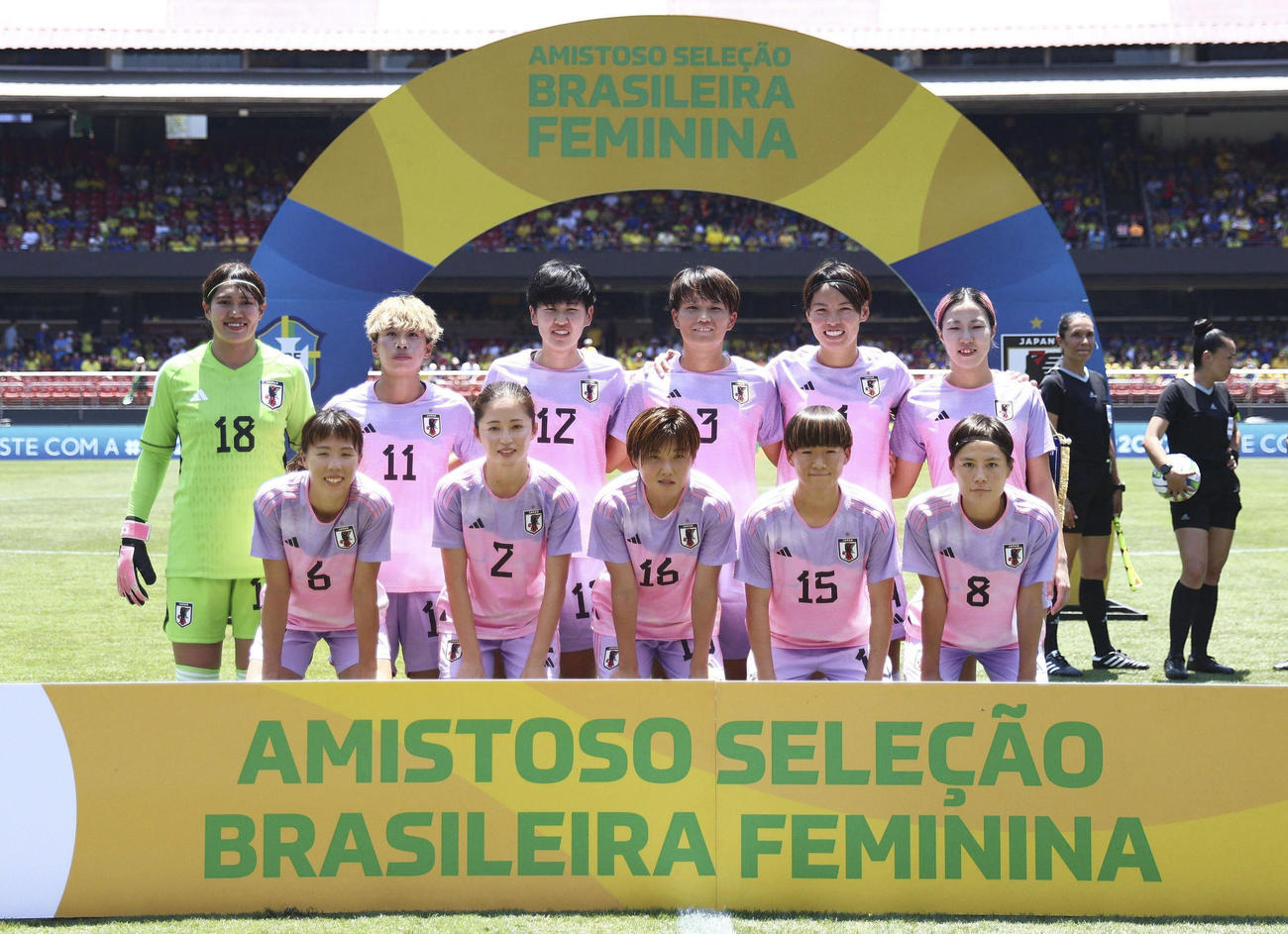 ブラジル戦に臨むなでしこジャパン（共同）