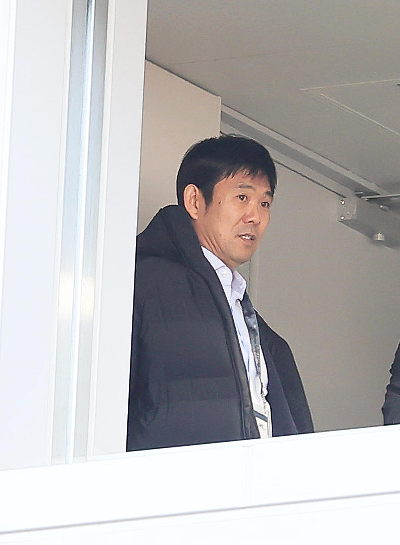川崎F対柏戦を視察する森保監督（撮影・足立雅史）