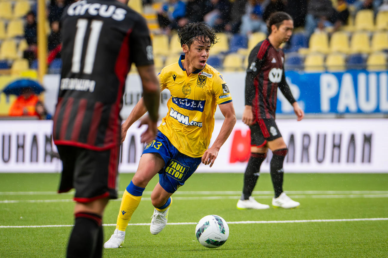 タイ代表戦に臨む日本代表に初選出されたシントトロイデン伊藤涼太郎（C）STVV