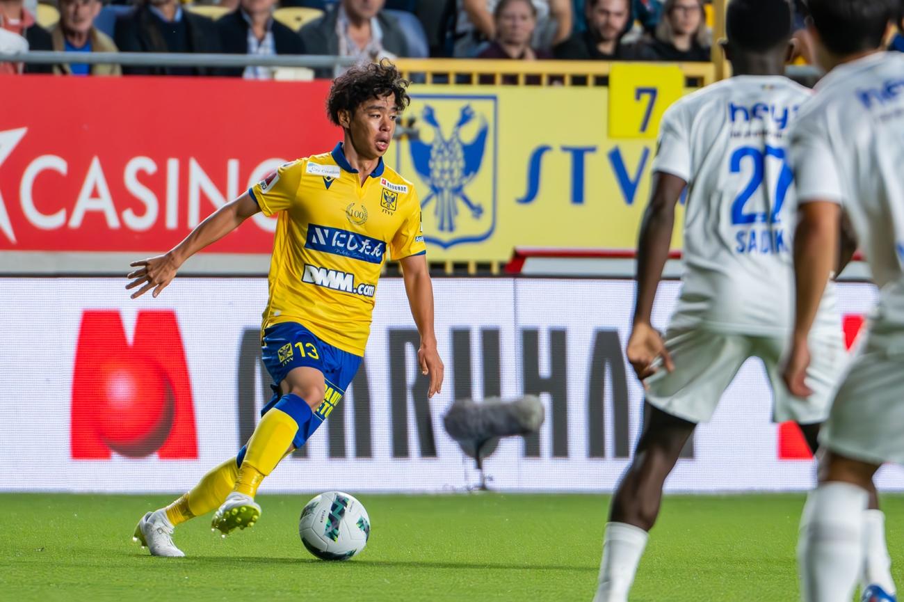 タイ代表戦に臨む日本代表に初選出されたシントトロイデン伊藤涼太郎（C）STVV