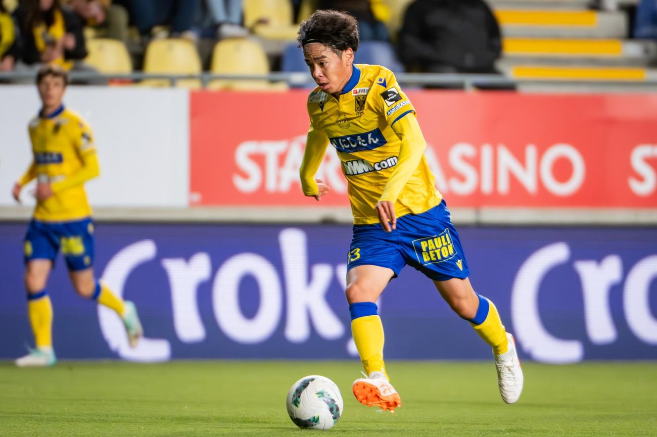 タイ代表戦に臨む日本代表に初選出されたシントトロイデン伊藤涼太郎（C）STVV