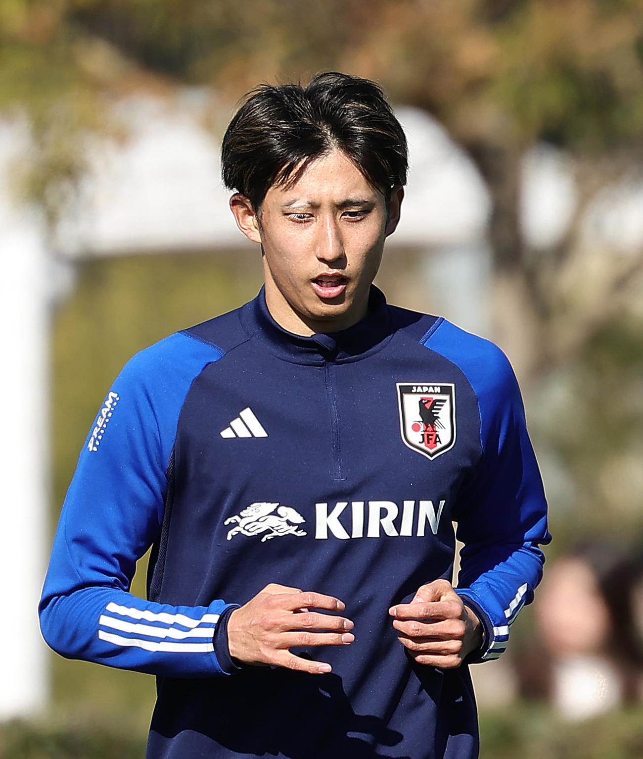 別メニューで調整する伊藤洋（撮影・足立雅史）