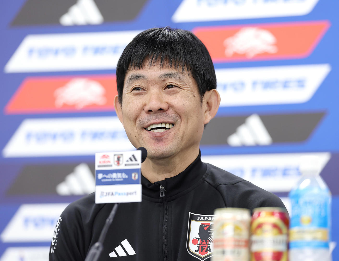 前日会見で笑顔を見せる森保監督（撮影・足立雅史）