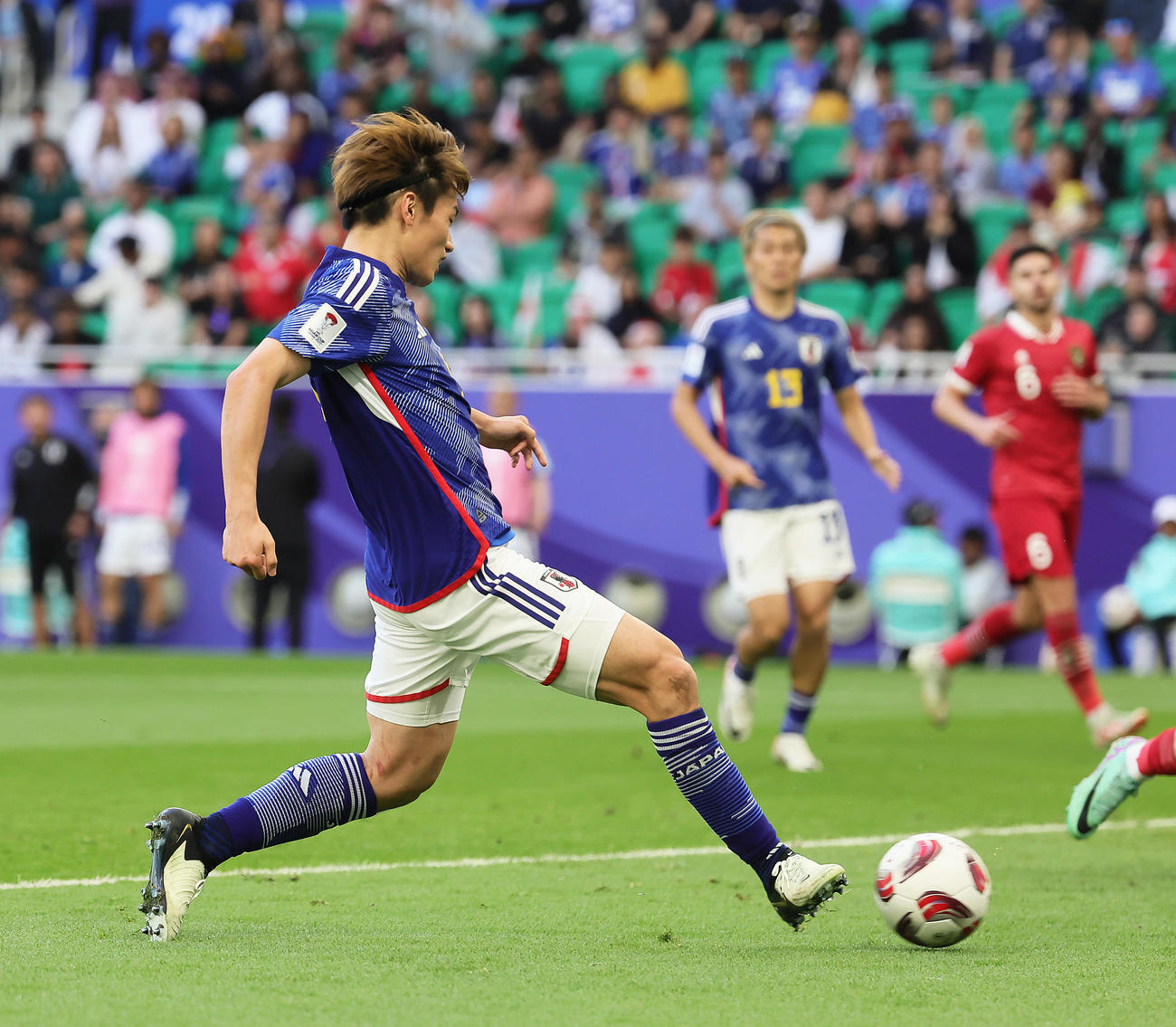 日本対インドネシア　後半、この日2点目となるゴールを決める上田（撮影・足立雅史）