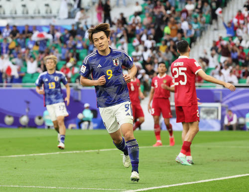 日本対インドネシア　後半、自身2点目を決めてクールな表情を見せる上田（撮影・足立雅史）
