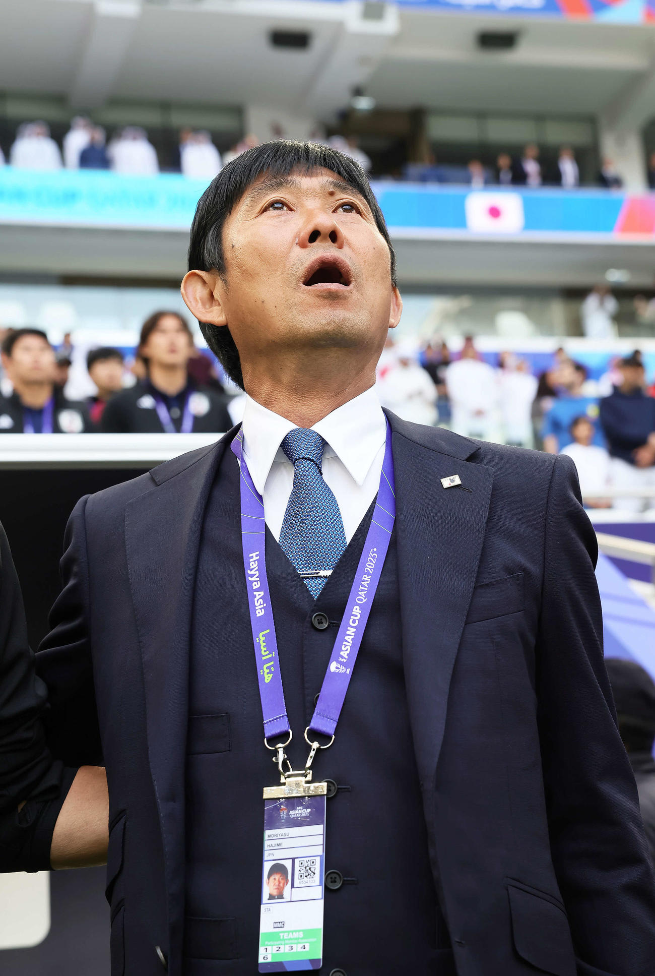 日本対バーレーン　君が代斉唱する森保監督（撮影・足立雅史）