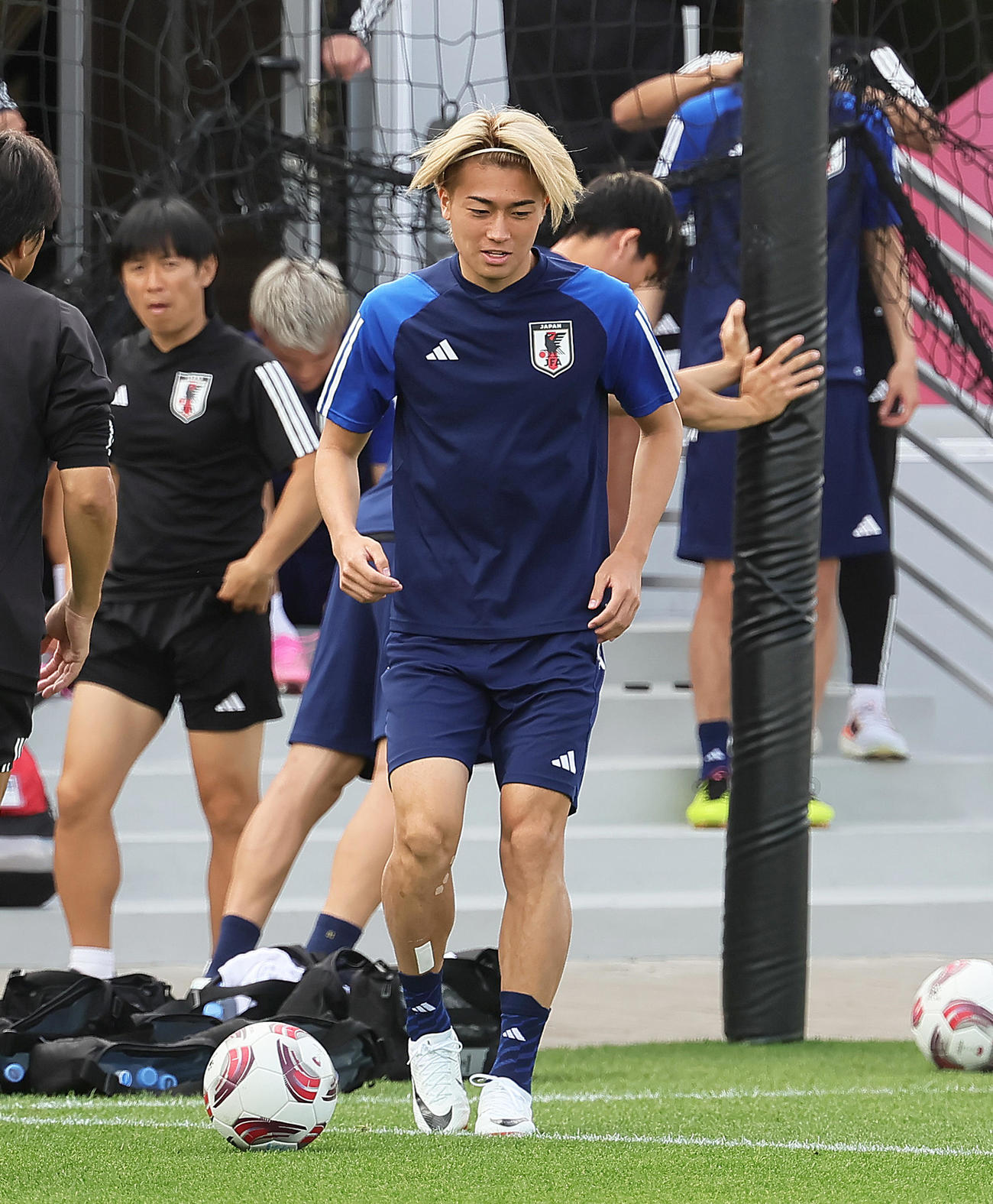 リラックスした様子で練習に臨む中村（撮影・足立雅史）
