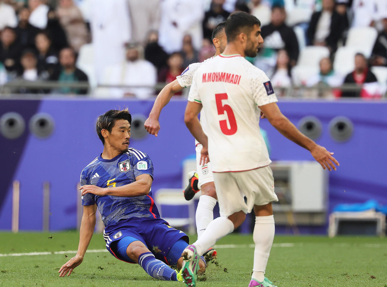 日本対イラン　先制ゴールを決める守田（撮影・足立雅史）