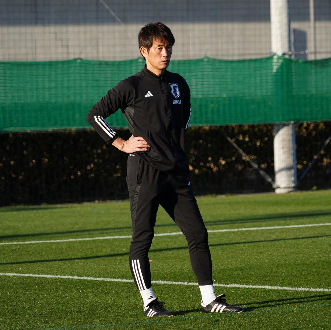 パリ五輪アジア最終予選の北朝鮮戦に向けて始動した女子日本代表池田太監督（撮影・佐藤成）