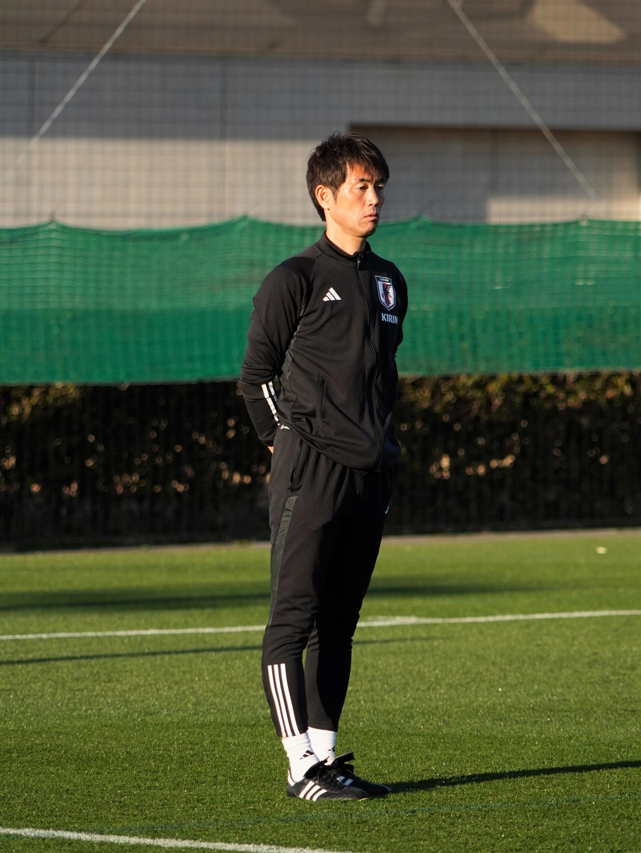 パリ五輪アジア最終予選の北朝鮮戦に向けて始動した女子日本代表池田太監督（撮影・佐藤成）